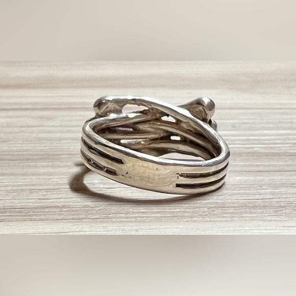 Vintage Designer Signed Israel Handmade Ribbed Brutalist Band Ring, Size 6.5 - Picture 4 of 11